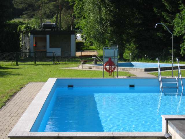 http://www.nsb-bamberg.de/images/schwimmbecken.jpg